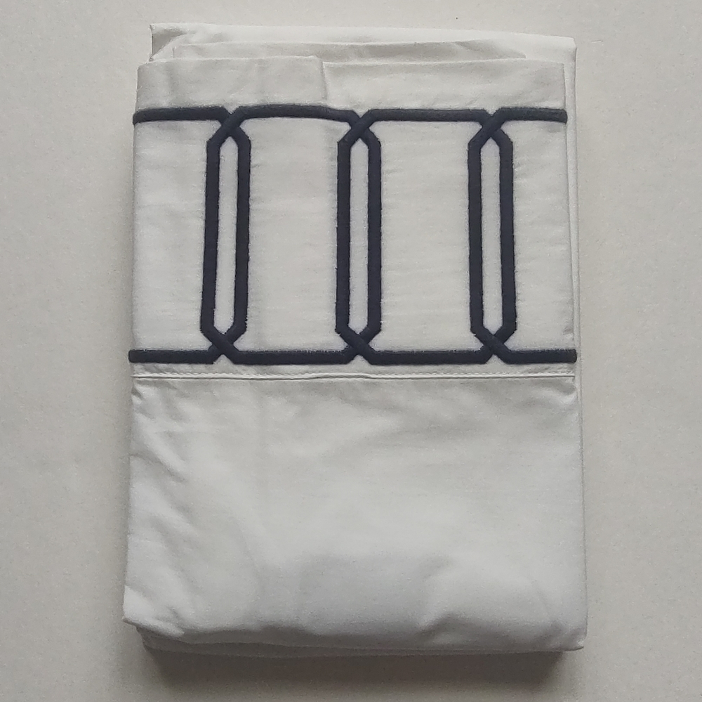 Williams Sonoma Grand Cancello 2 King Pillow Case s White Navy Blue Embroidered - Picture 7 of 12